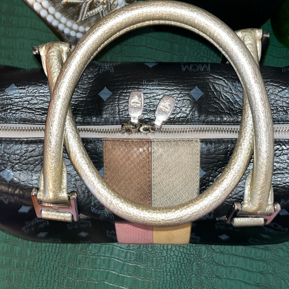 MCM Princess Lion Visetos Boston Duffle Bag - Picture 12 of 16